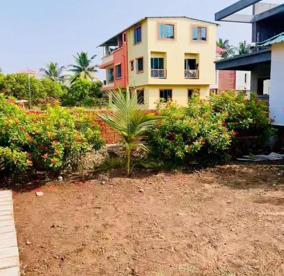 בית מלון כפרי Scarlet Resort Alibag