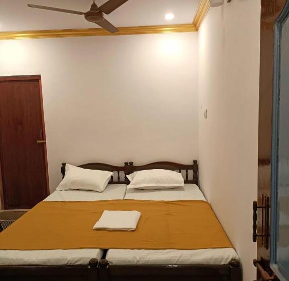 酒店 Sea Waves Rooms