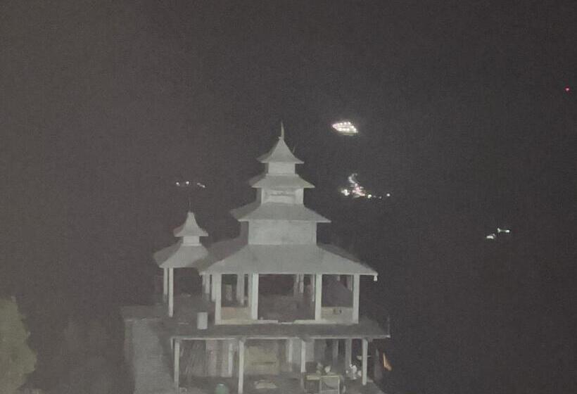 בית מלון כפרי Shivroots Resort