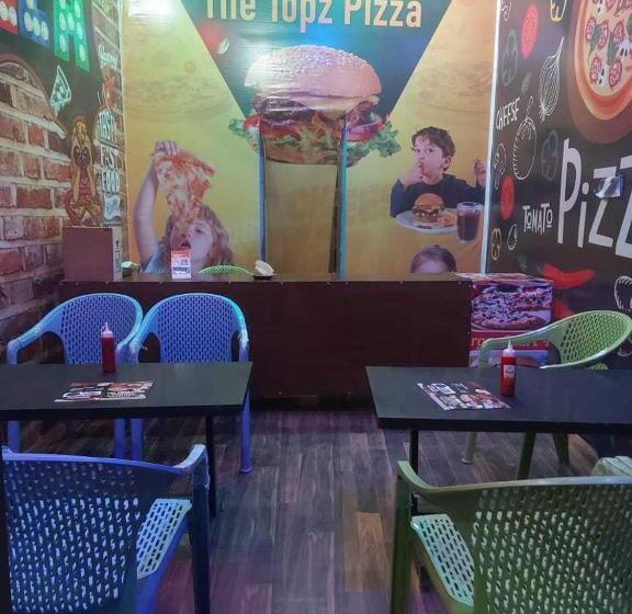 酒店 Spot On Holiday Inn Cafe