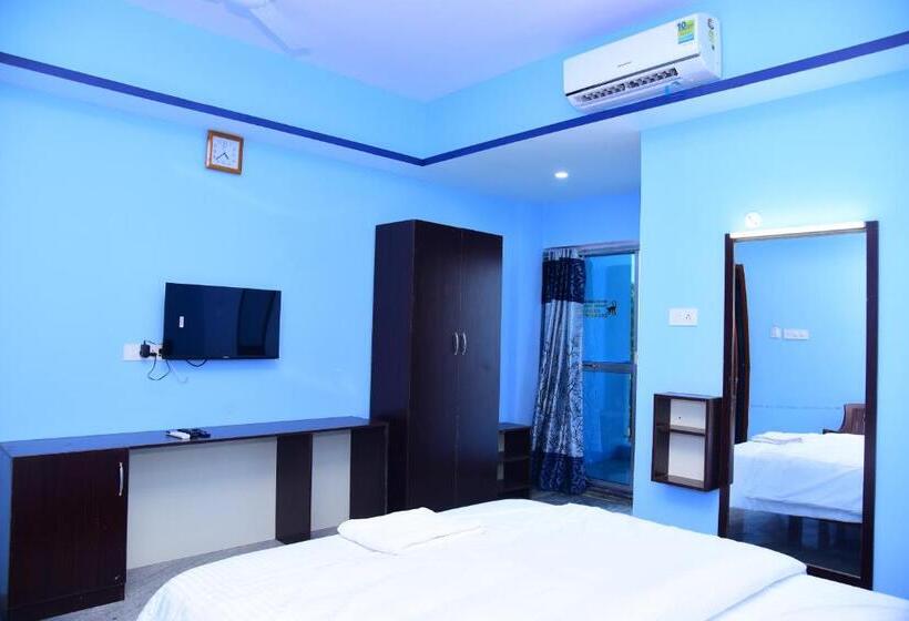 ホテル Thangam Residency