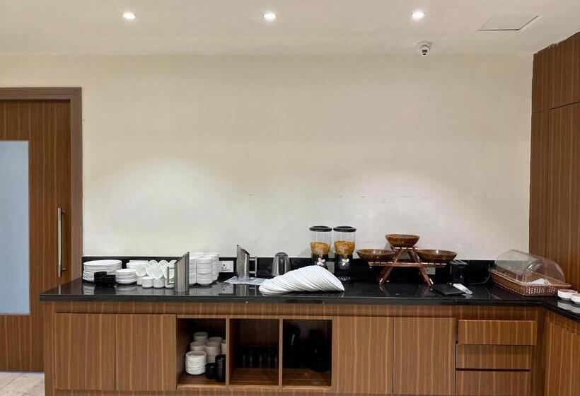 ホテル The Royal Vista