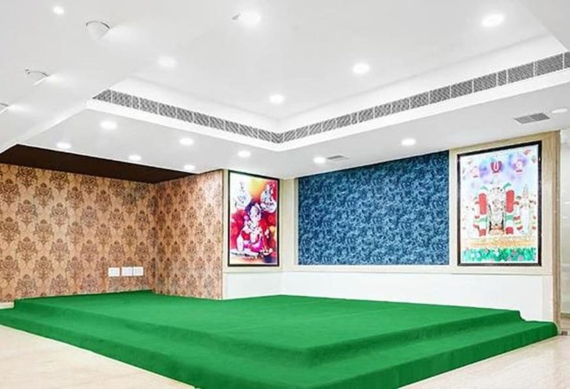 Hotel Treebo Madhuvan Grand