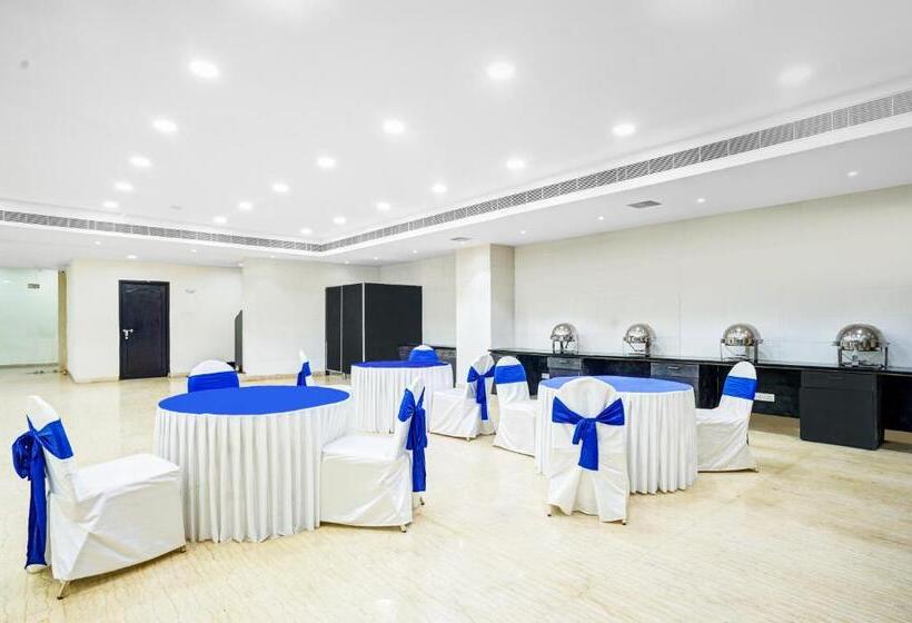 Hotel Treebo Madhuvan Grand