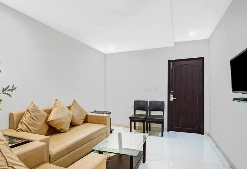 Hotel Treebo Madhuvan Grand