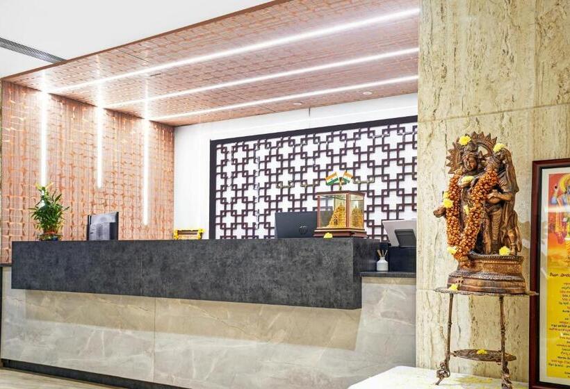 Hotel Treebo Madhuvan Grand