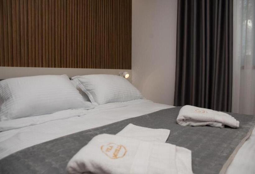 בית מלון כפרי Vila Muslli