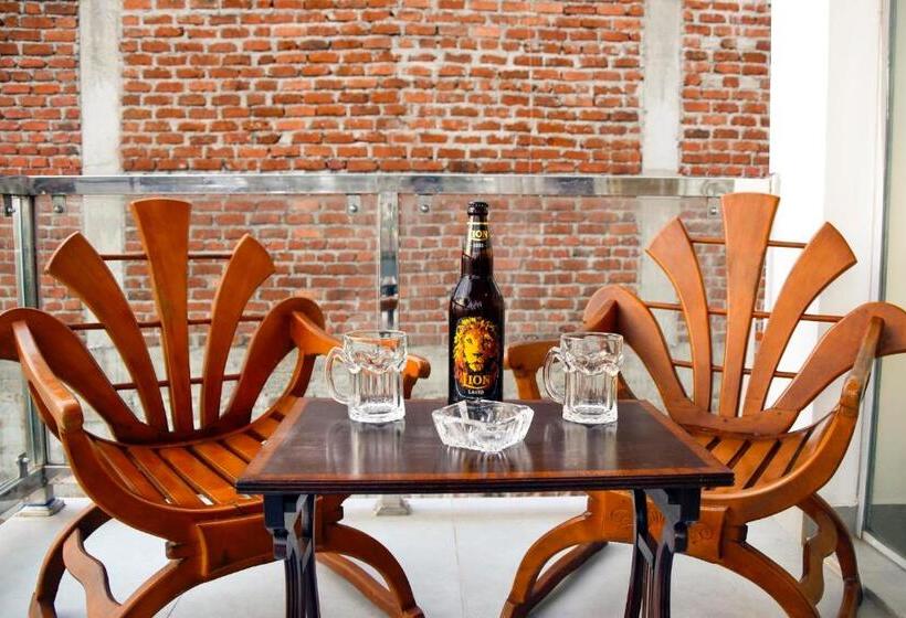 Kavin Beach Hotel Hikkaduwa