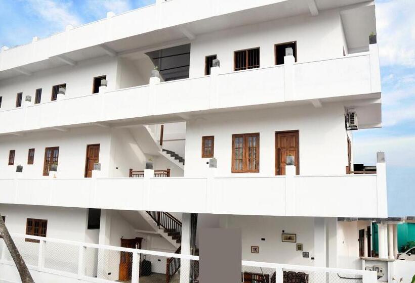 Kavin Beach Hotel Hikkaduwa