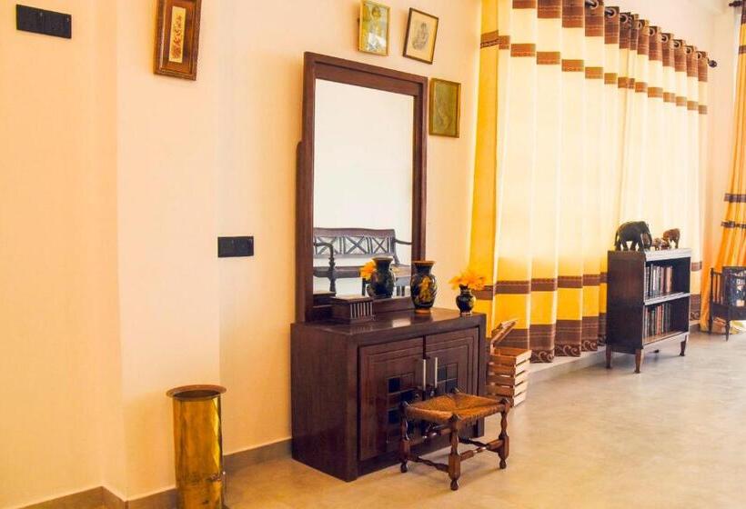 Kavin Beach Hotel Hikkaduwa