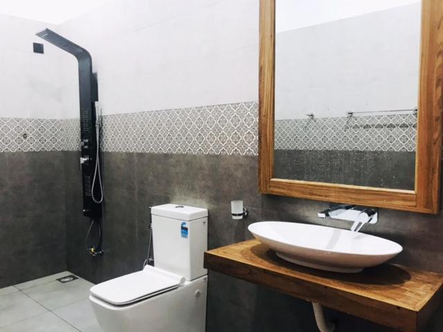 Kavin Beach Hotel Hikkaduwa