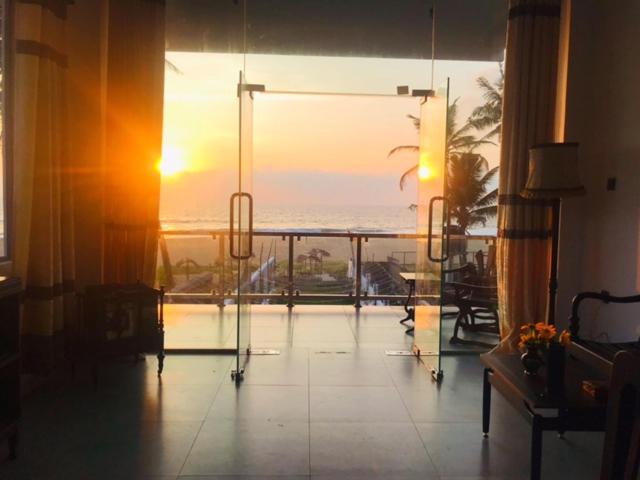 Kavin Beach Hotel Hikkaduwa