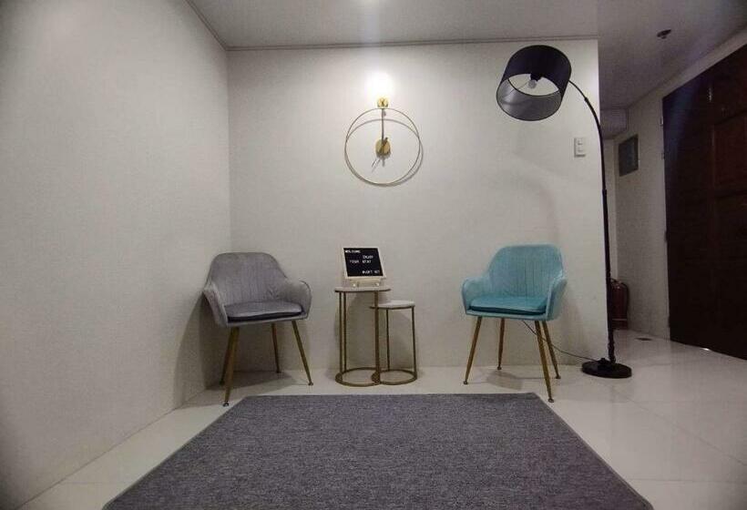 Minimalist Loft 107