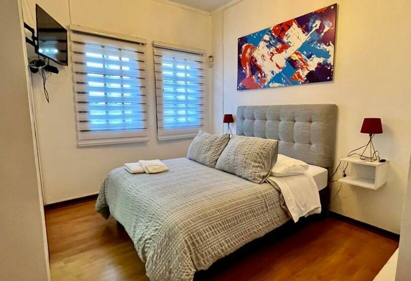 Nomada 870   Hotel Work