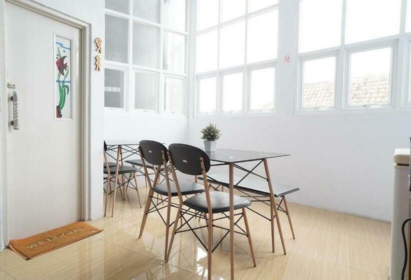 ペンション Ar20 Guest House Syariah Majalengka