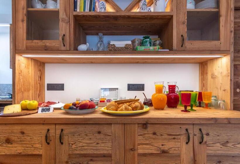 Пансион B&b El Lares   B&b L Avez