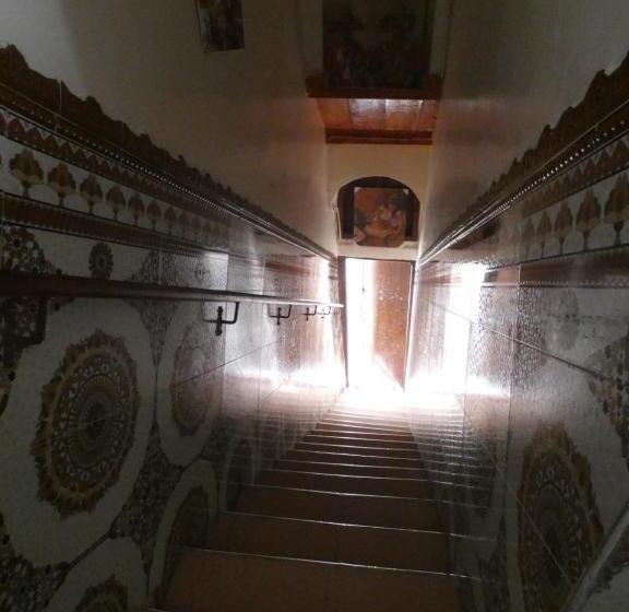 پانسیون Booking And Hosting Medina