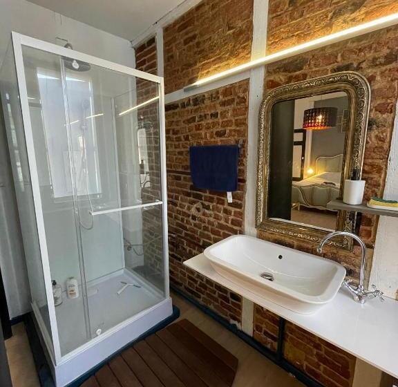 Пансион Douai House