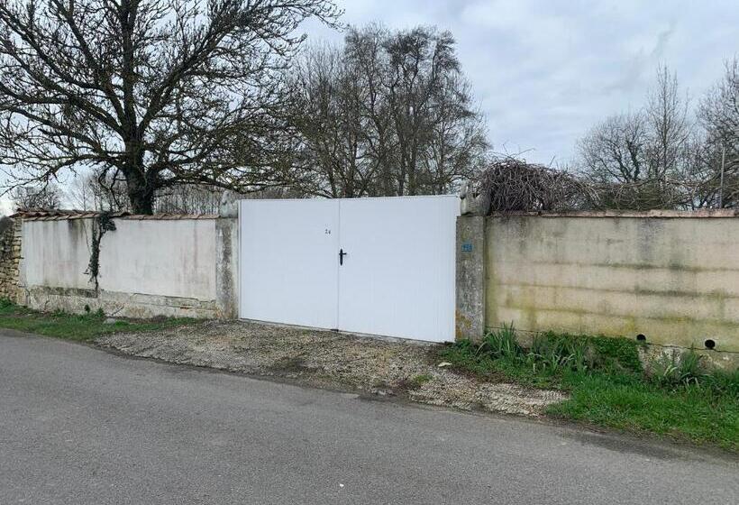 פנסיון Gîte Des Jonchères