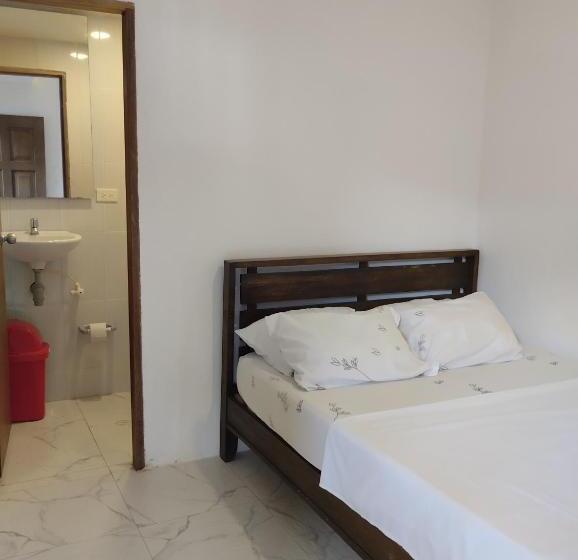 بنسيون Hermoso Palomino