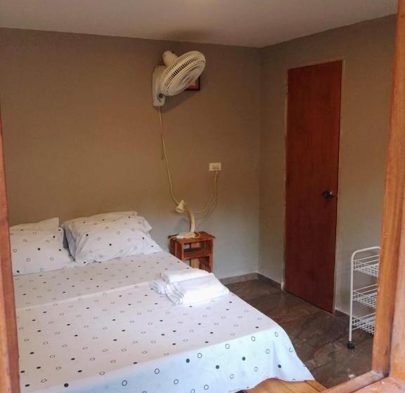 بنسيون Hermoso Palomino