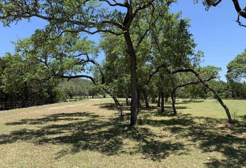 Пансион Hill Country Hideout