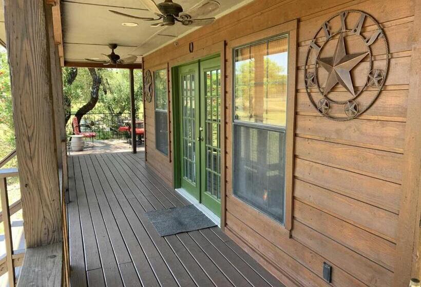 Пансион Hill Country Hideout