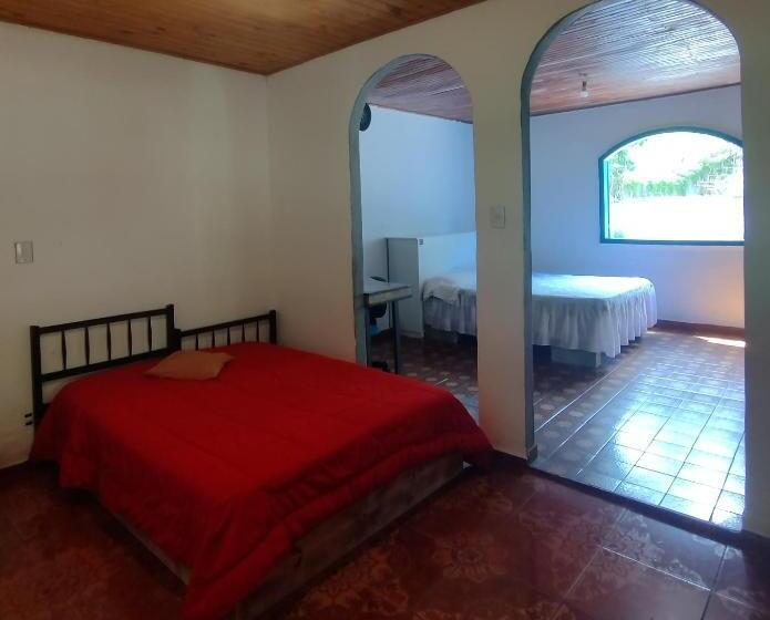 Пансион Hospedaria E Camping Quintal Do Mundo