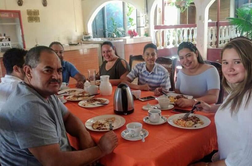 بنسيون Hostal Casa Belinda