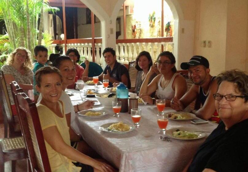 بنسيون Hostal Casa Belinda