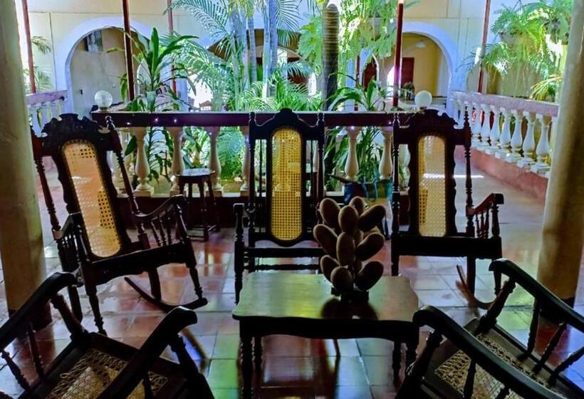 بنسيون Hostal Casa Belinda