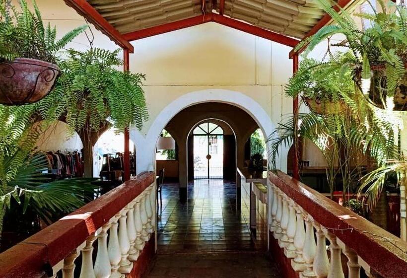 بنسيون Hostal Casa Belinda