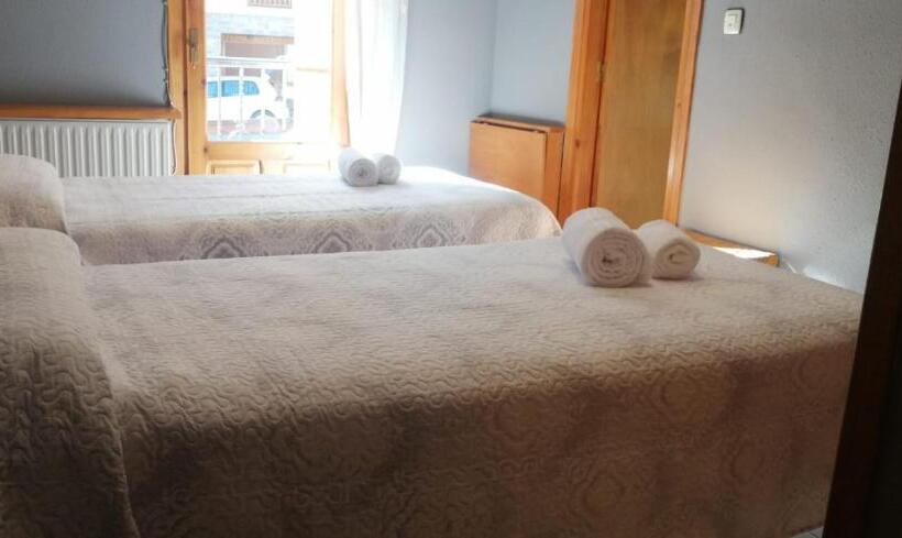 پانسیون Hostal Los Valles