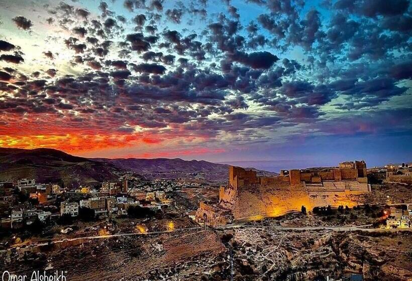 پانسیون Kirakoupolis House & Restaurant