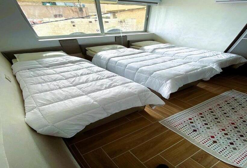 پانسیون Kirakoupolis House & Restaurant