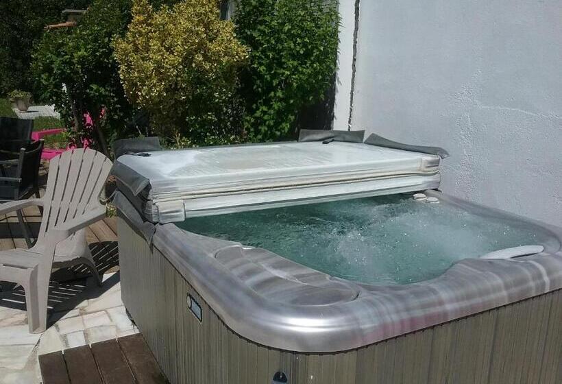 بنسيون Chambre De La Roseraie