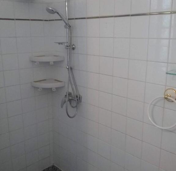 بنسيون Chambre De La Roseraie