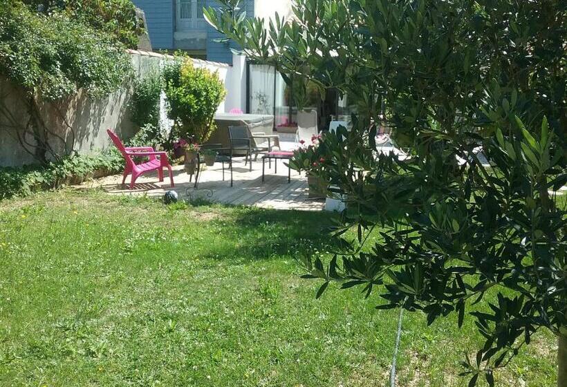 بنسيون Chambre De La Roseraie