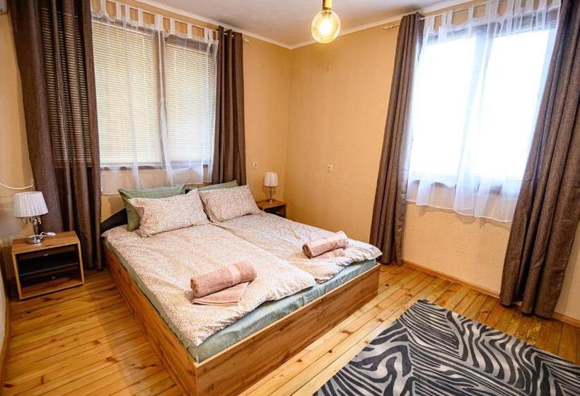 פנסיון Lalev Guest House