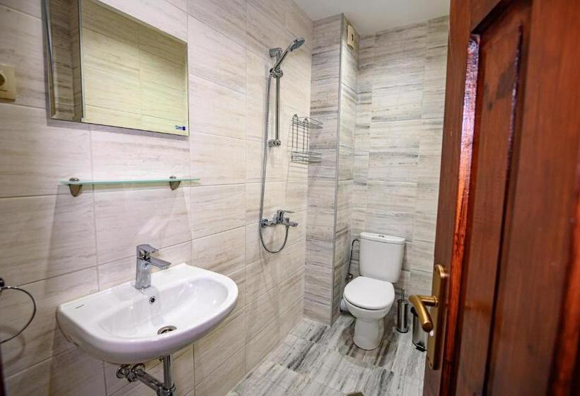 פנסיון Lalev Guest House