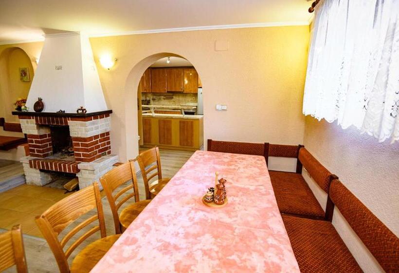 פנסיון Lalev Guest House