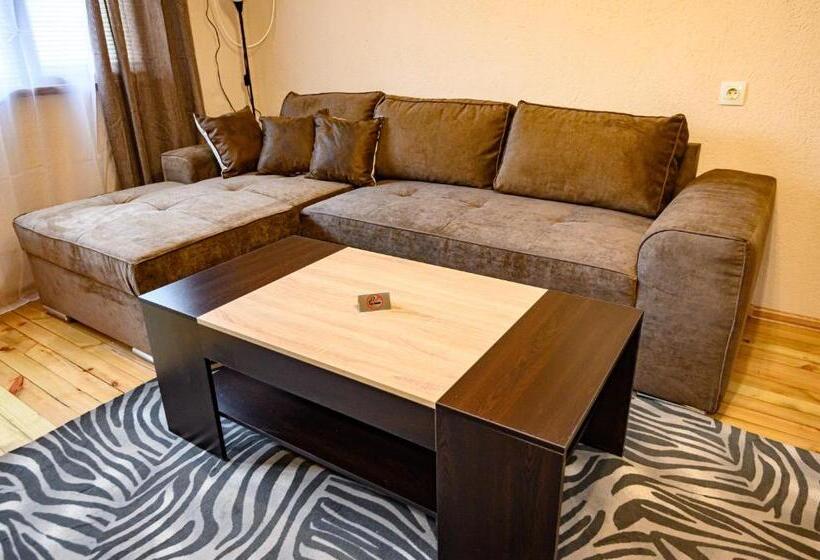 פנסיון Lalev Guest House