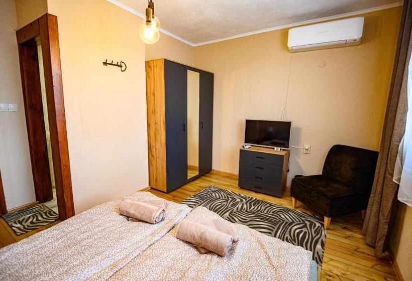 פנסיון Lalev Guest House