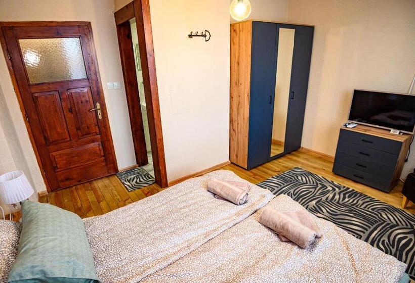 פנסיון Lalev Guest House