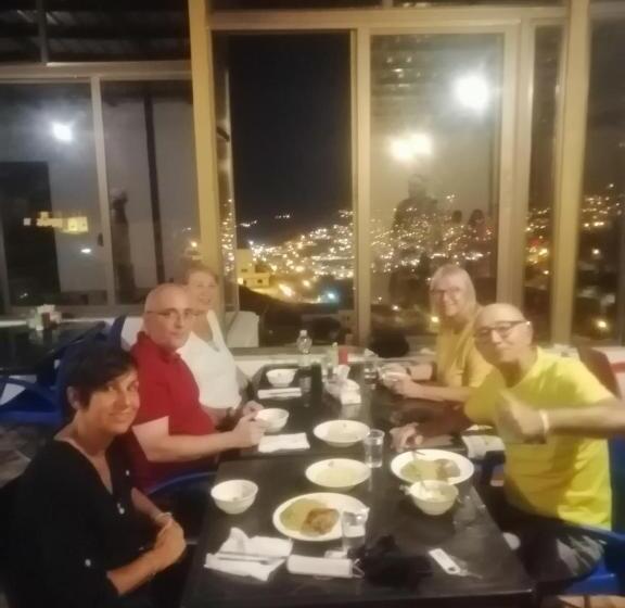 پانسیون The Stunning View