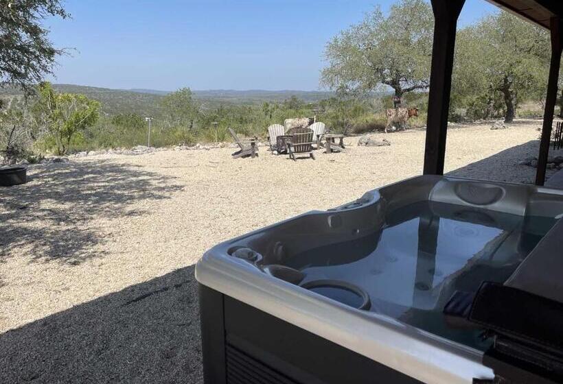 Пансион Ranchito Cabin In Hondo