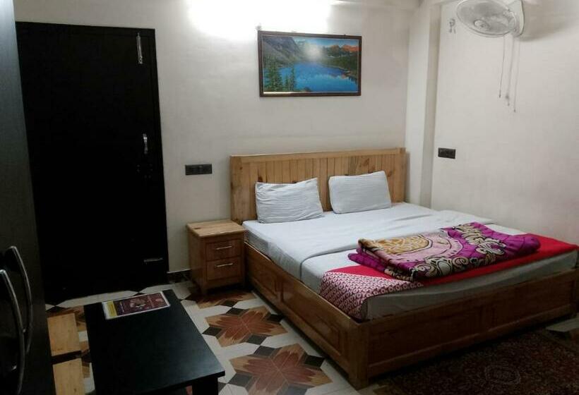 פנסיון Royal Guest House