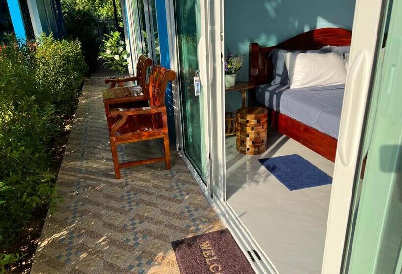 펜션 Twocans Resort Kohmak   Sha