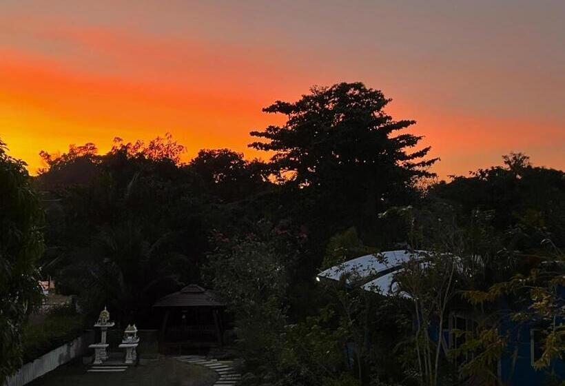 펜션 Twocans Resort Kohmak   Sha