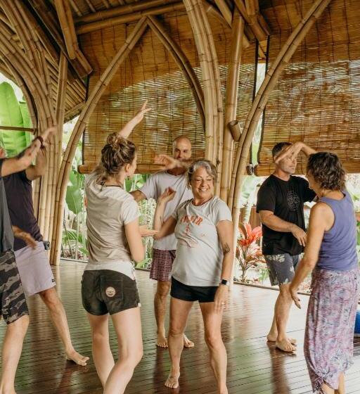 منتجع Sava Eco Retreat